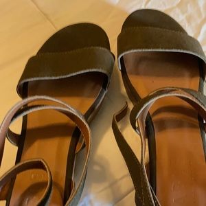 Able platform sandals